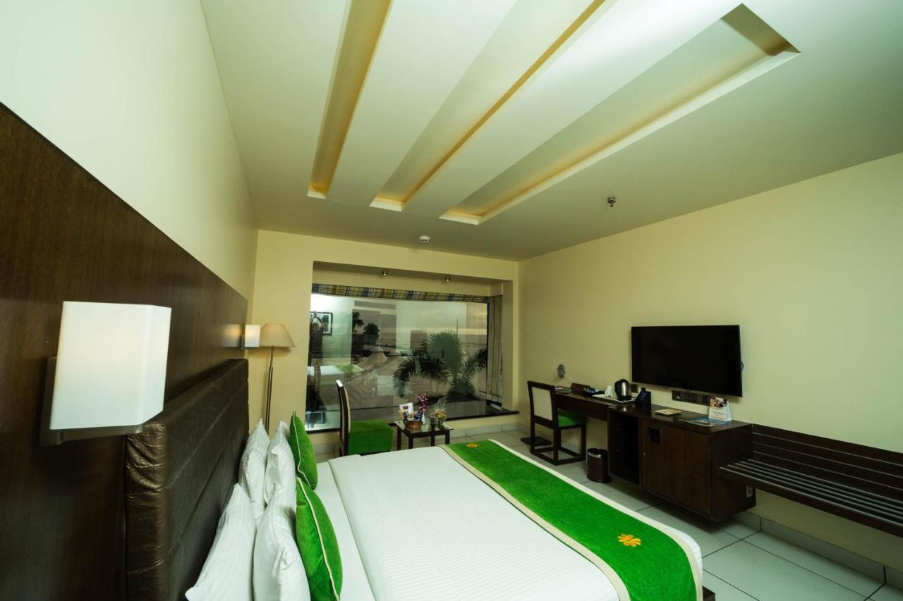 The Gold Beach Resort Daman Exteriér fotografie