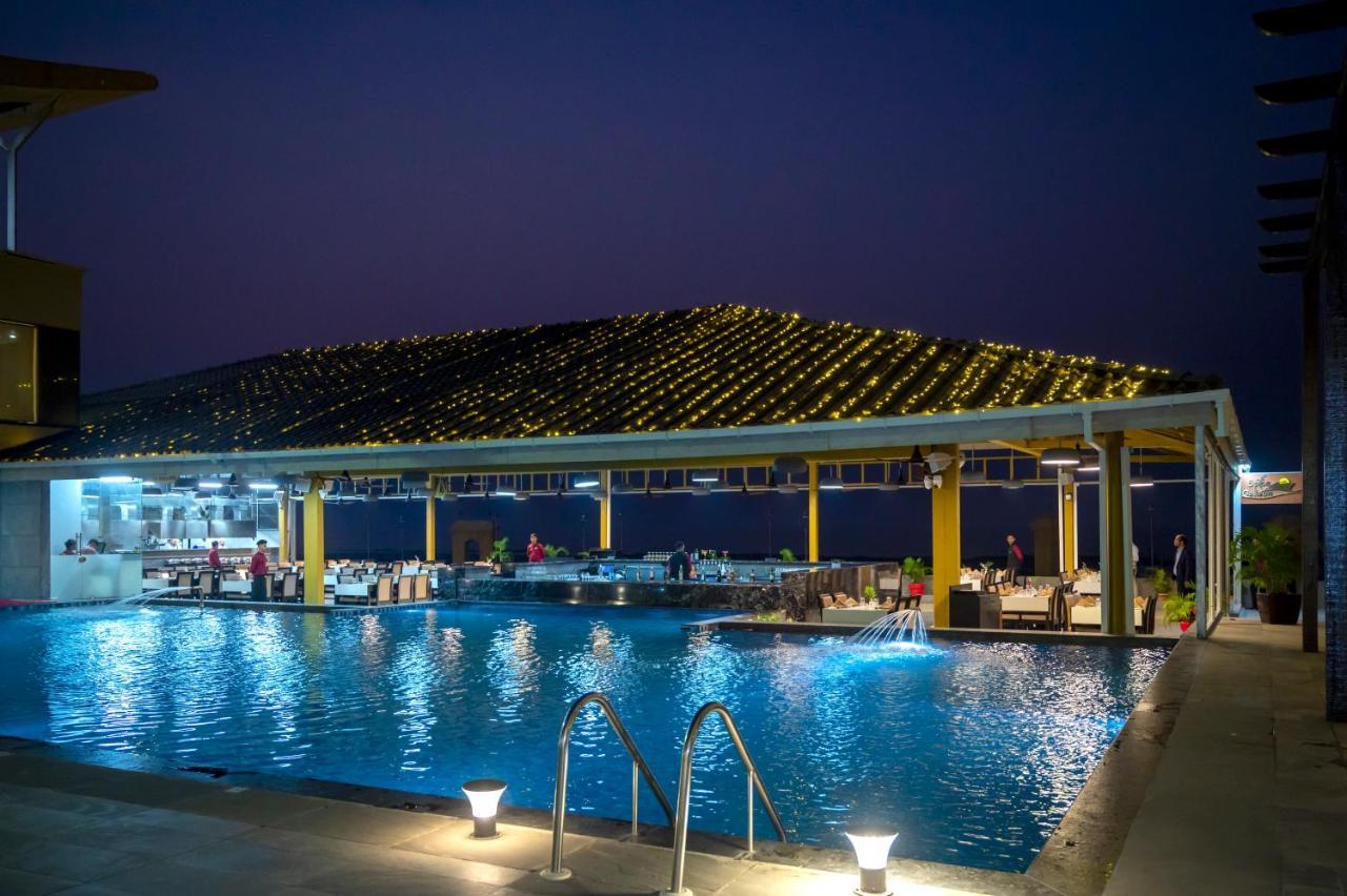 The Gold Beach Resort Daman Exteriér fotografie