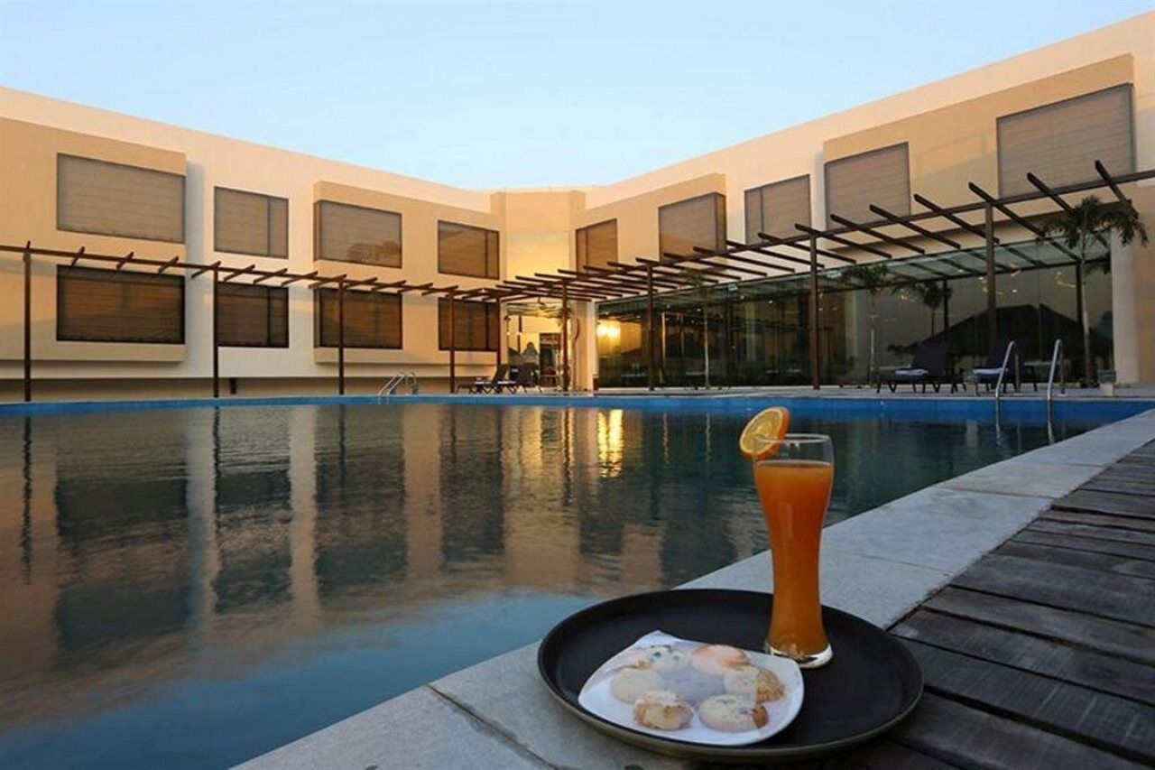 The Gold Beach Resort Daman Exteriér fotografie