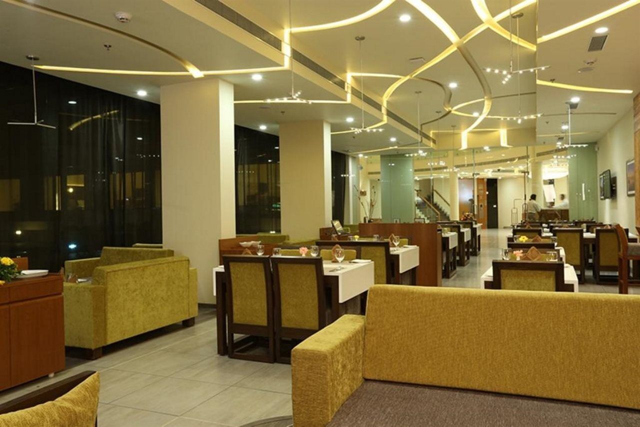 The Gold Beach Resort Daman Exteriér fotografie