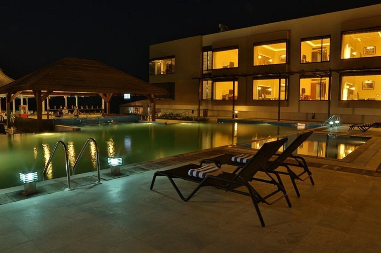 The Gold Beach Resort Daman Exteriér fotografie