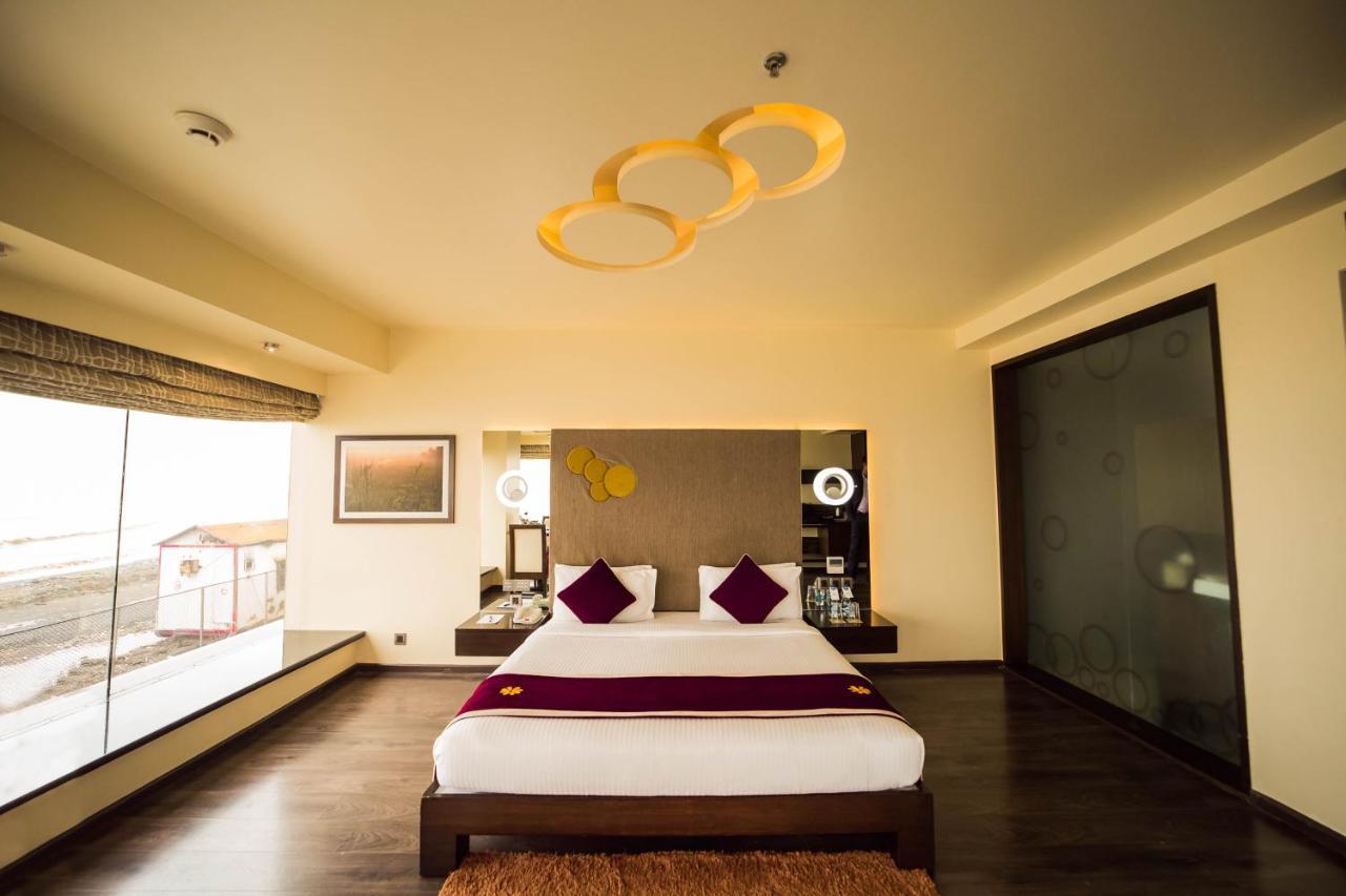 The Gold Beach Resort Daman Exteriér fotografie