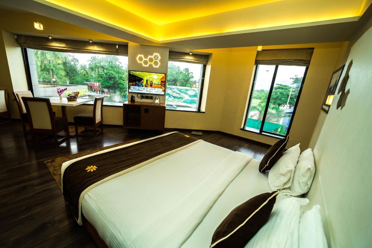 The Gold Beach Resort Daman Exteriér fotografie