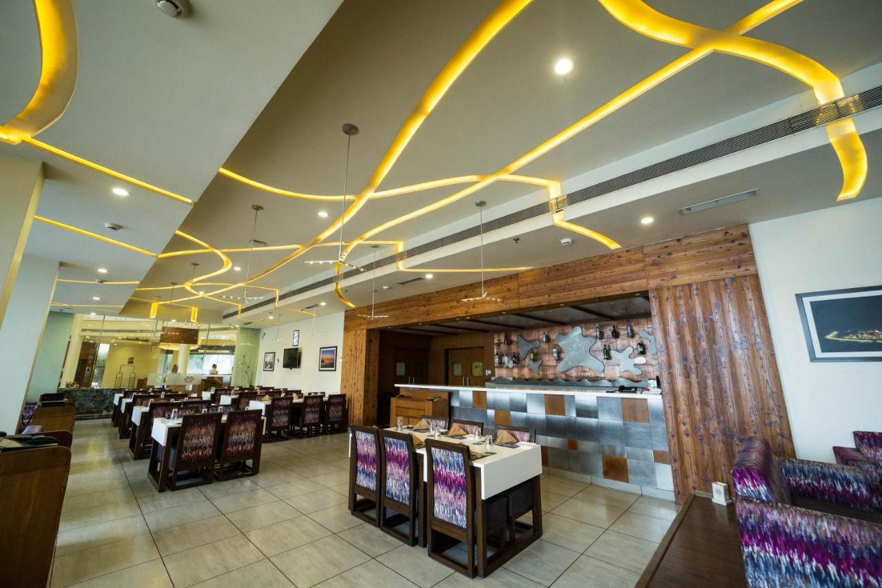 The Gold Beach Resort Daman Exteriér fotografie