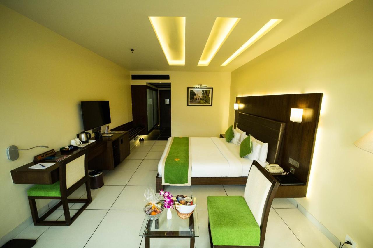 The Gold Beach Resort Daman Exteriér fotografie